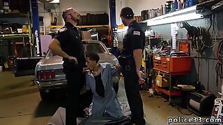 Videó a meleg szexi fiúk rövidnadrágjáról xxx get nailed by the rendőrség
